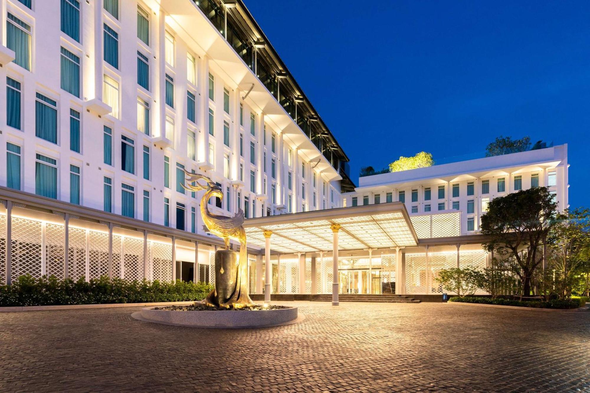 Ramada Plaza By Wyndham Chao Fah Phuket Hotel Exterior photo